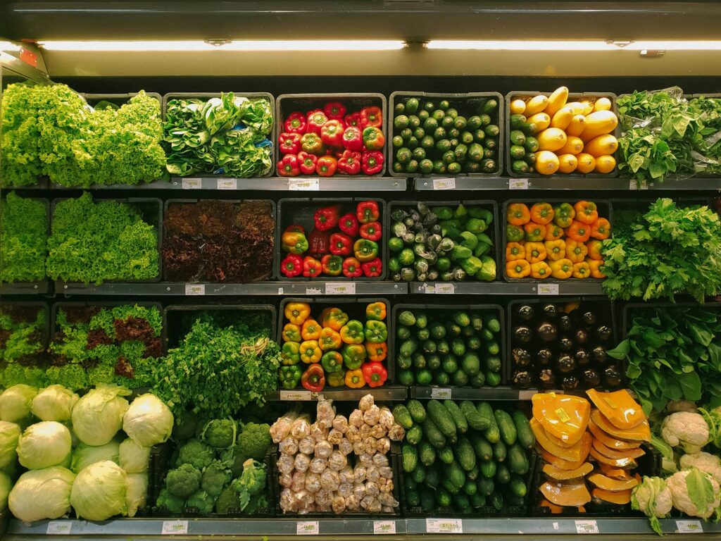 Frisches Gemüse und Lebensmittel für den Meal Prep Einkauf